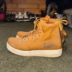 Nike SF AF1 MID Goddess of Victory Sneakers